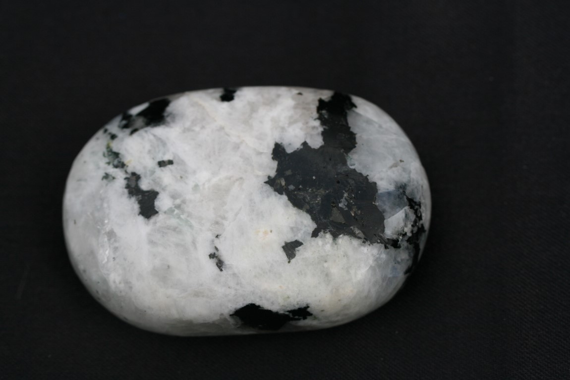 Moonstone Large Tumbled is healing feminine energy 5223